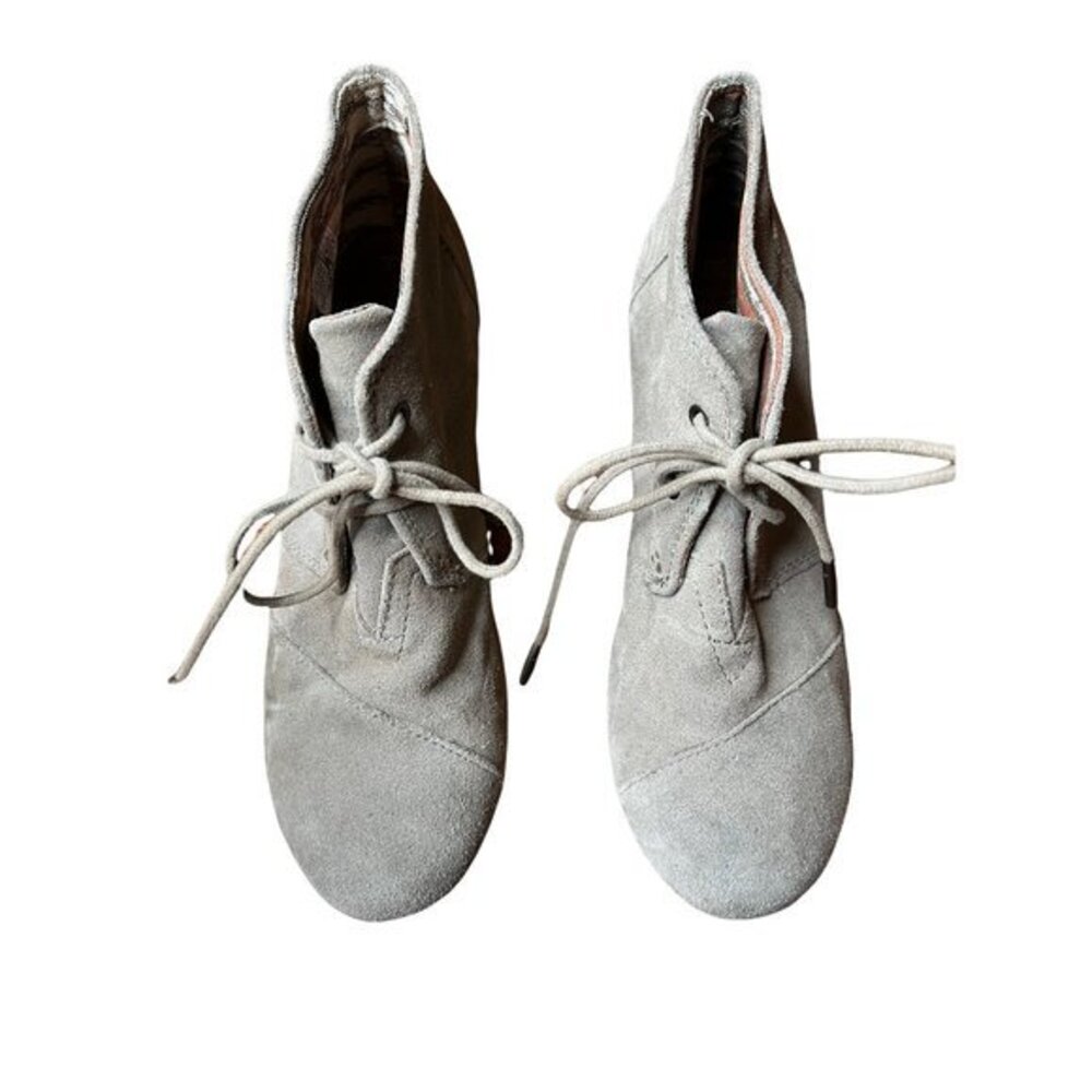 Toms Tan Wedges Closed Toe lace up Size 7.5
